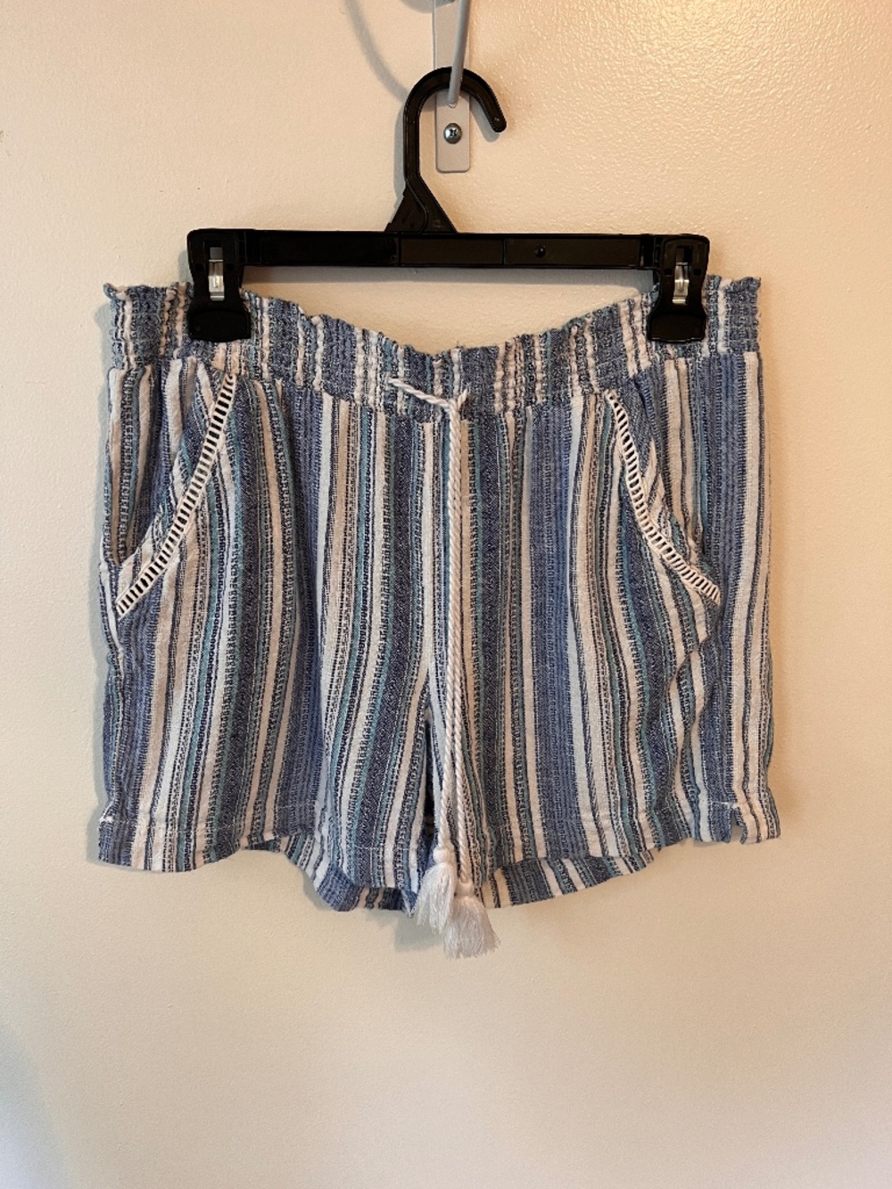 Briggs Blue and White Striped Linen Blend Shorts | Size M